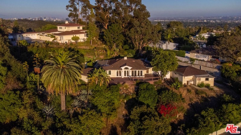 1423 Chautauqua Blvd
