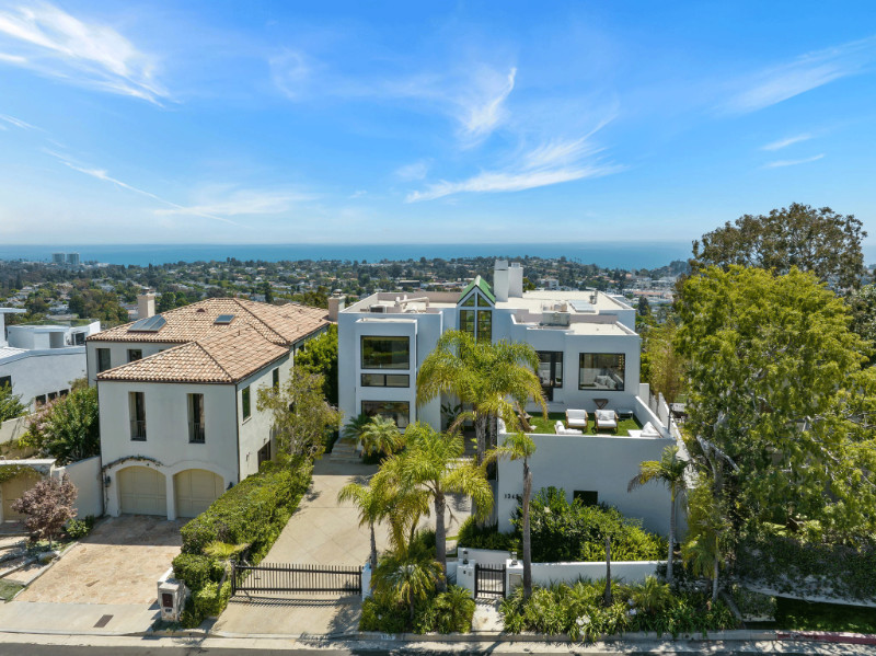 1345 Chautauqua